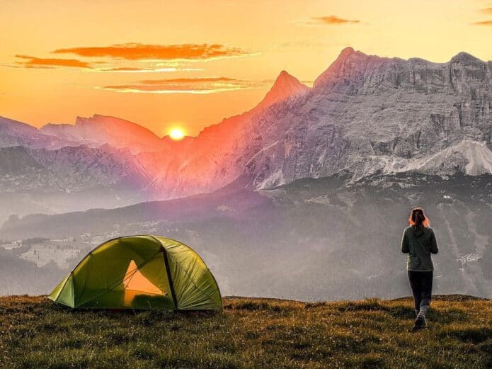 Bunde 🔥🌄⛰️
#dolomiti #dolomites #tent #mountains #sasdlacrusc #altabadia #südtirol #visitsouthtyrol #neverstopexploring #mountain #mountainlife #goodmorning #sunrise #berge #landscape #tentlife #exped #expedmira2 #instagood #morning